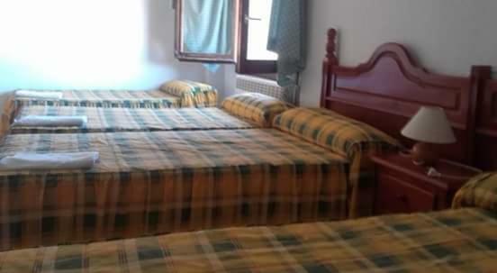 Hostal Restaurante San Millan Orihuela del Tremedal Bagian luar foto
